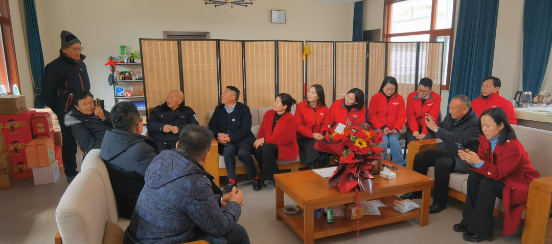 昊東公司一行看望胡正先老紅軍，聆聽(tīng)那段可歌可泣的英雄歷史